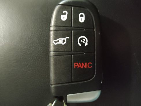 Used 2019 Jeep Grand Cherokee Limited image 32