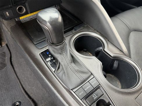 Used 2021 Toyota Camry XSE image 21