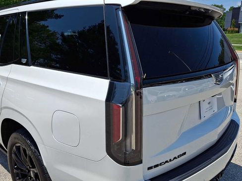 Certified 2023 Cadillac Escalade Sport Platinum w/ LPO, ONYX Package AWD/4WD image 12