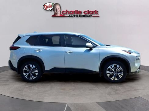 Used 2023 Nissan Rogue SV FWD image 7