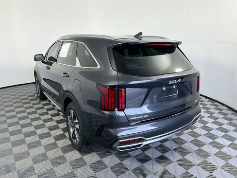 Certified 2023 Kia Sorento SX Prestige w/ Panoramic Sunroof Package image 5