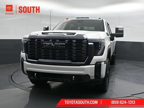 Used 2024 GMC Sierra 2500 Denali Ultimate AWD/4WD image 5