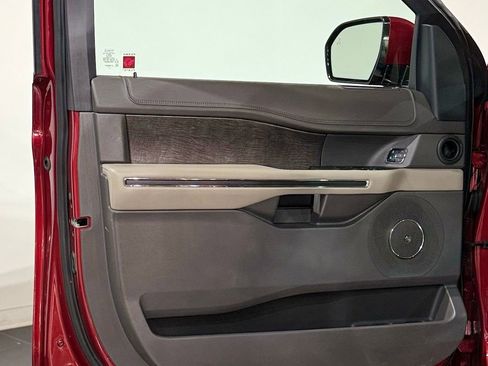 Used 2019 Ford Expedition Limited w/ Equipment Group 302A image 38