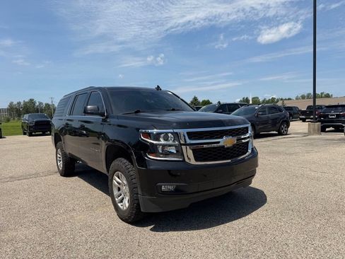 Used 2019 Chevrolet Suburban LT AWD/4WD image 6