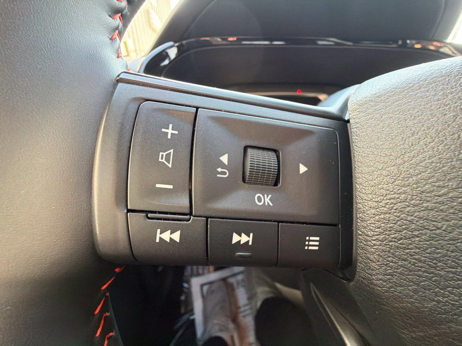 Used 2026 Nissan Pathfinder Rock Creek AWD/4WD image 19