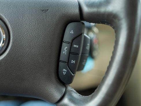 Used 2011 Buick Lucerne CXL image 19