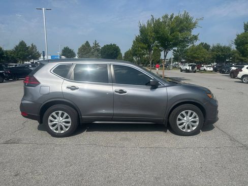 Used 2018 Nissan Rogue S FWD image 4