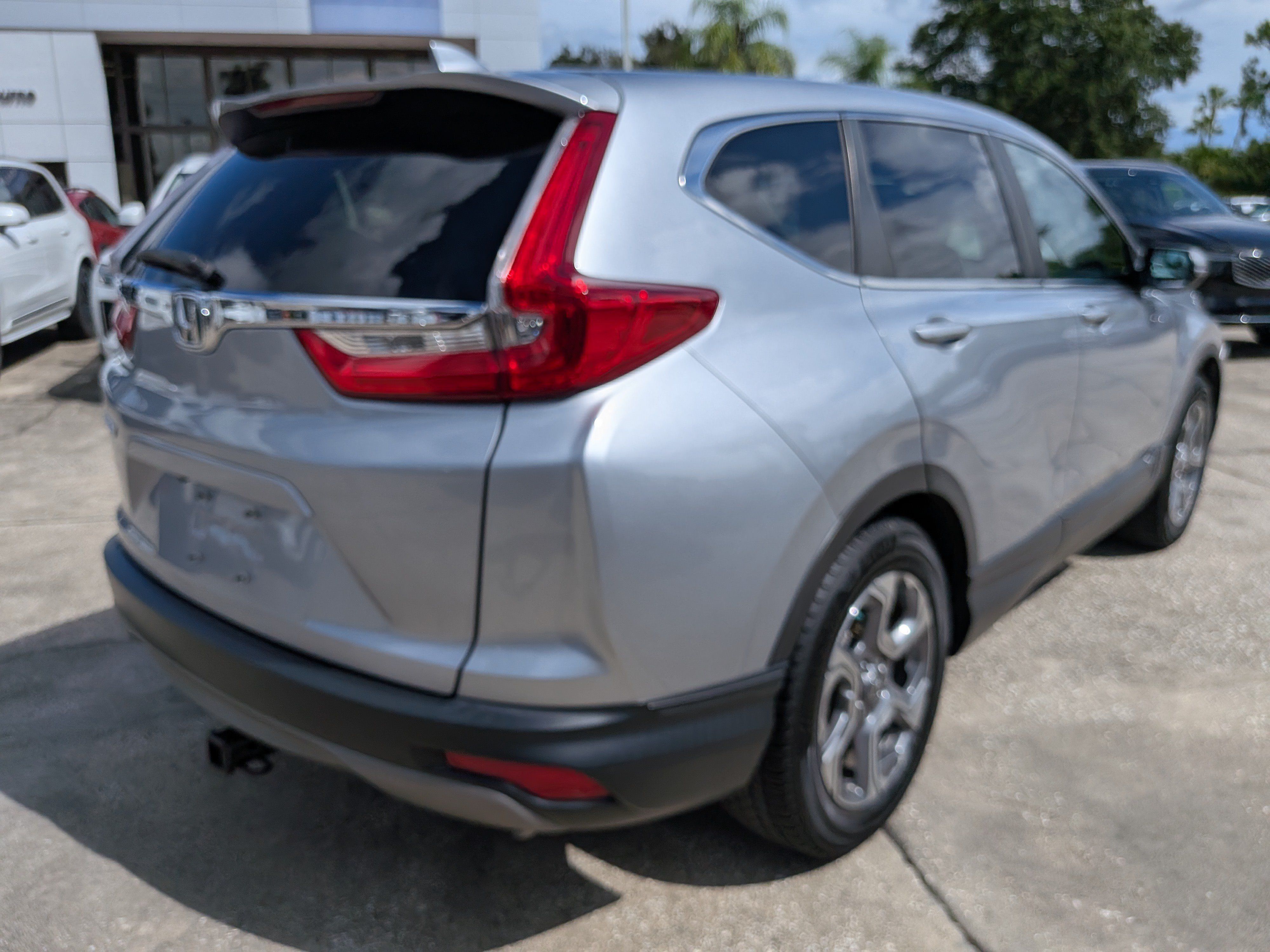 Used 2018 Honda CR-V EX image 4