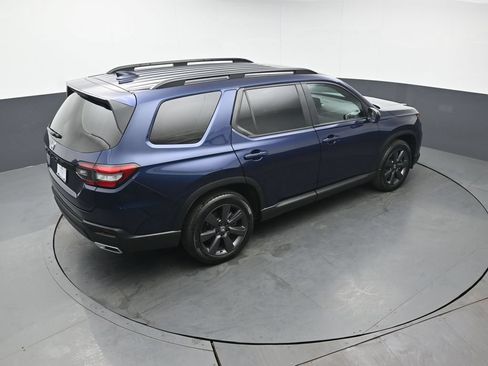 Used 2025 Honda Pilot Sport image 41
