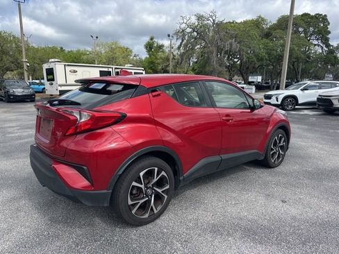 Used 2020 Toyota C-HR XLE FWD image 5