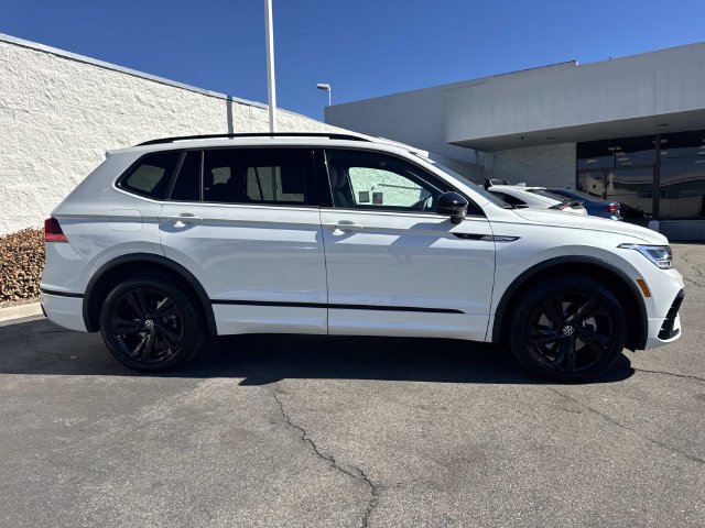 Certified 2024 Volkswagen Tiguan SE R-Line FWD image 6