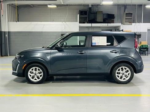 Used 2023 Kia Soul LX w/ LX Technology Package image 13