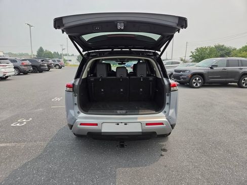 Used 2024 Nissan Pathfinder SL AWD/4WD image 26