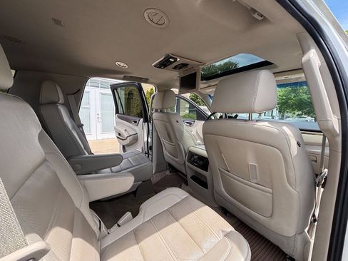 Used 2015 GMC Yukon Denali w/ Touring Package AWD/4WD image 10