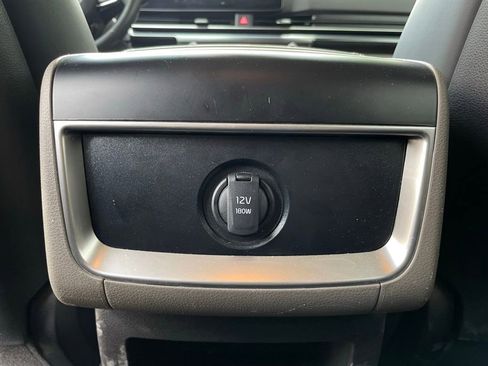 Used 2025 Kia Carnival FWD image 28