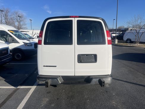 Used 2024 Chevrolet Express 2500 w/ Driver Convenience Package image 7