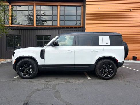 Used 2020 Land Rover Defender 110 SE AWD/4WD image 2