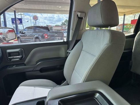 Used 2018 Chevrolet Silverado 1500 Custom w/ Custom Value Package RWD image 17