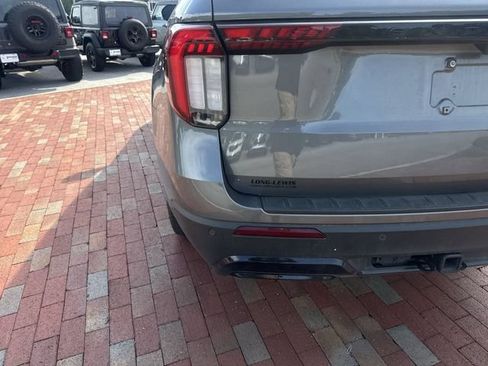 Used 2025 Ford Explorer ST-Line w/ Premium Package AWD/4WD image 8