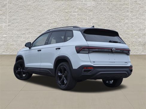 New 2026 Volkswagen Taos SE AWD/4WD image 5
