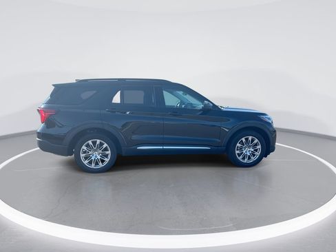 Used 2025 Ford Explorer Active w/ Active Comfort Package AWD/4WD image 9