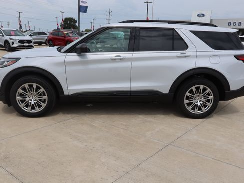 Used 2026 Ford Explorer Active w/ Active Comfort Package AWD/4WD image 8