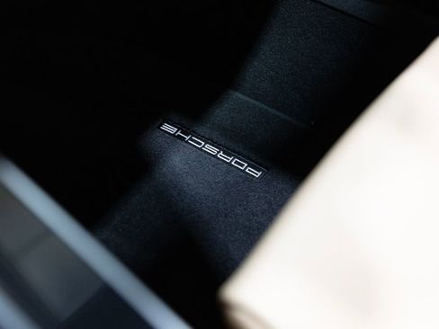 Used 2024 Porsche 911 Carrera image 28