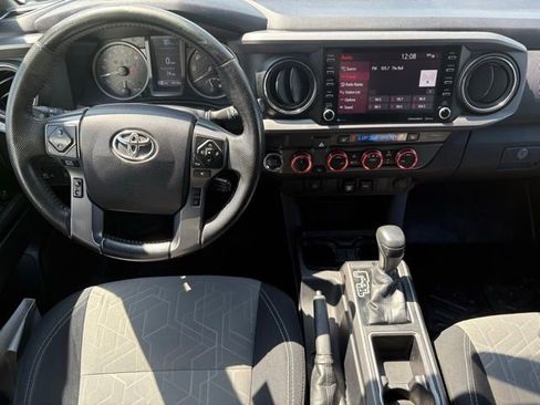 Used 2021 Toyota Tacoma SR5 AWD/4WD image 3