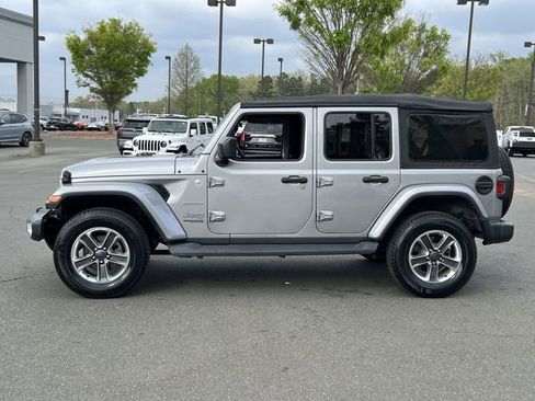 Used 2021 Jeep Wrangler Unlimited Sahara image 10