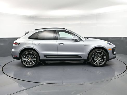 Certified 2026 Porsche Macan AWD/4WD image 9