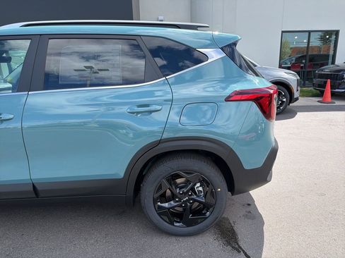 New 2026 Kia Seltos EX image 8