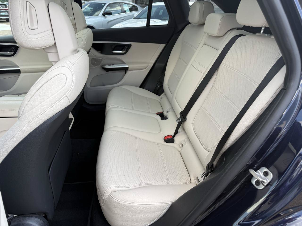 Used 2023 Mercedes-Benz GLC 300 4MATIC image 16