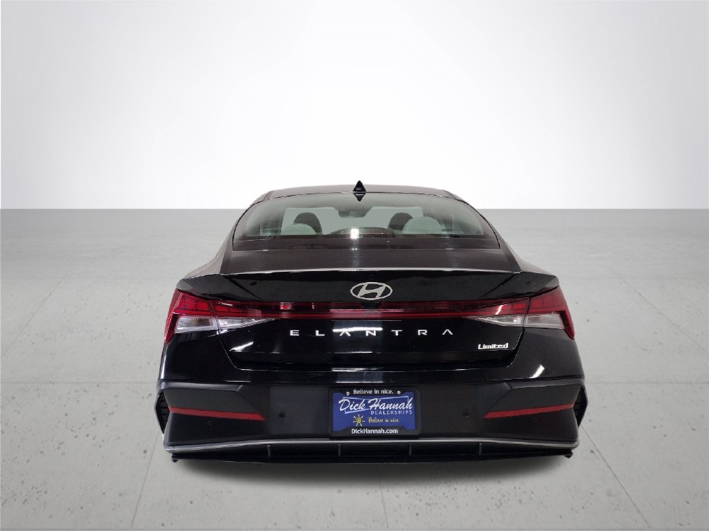 Certified 2024 Hyundai Elantra Limited FWD image 14