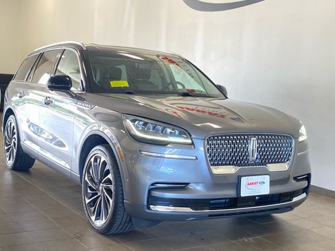 Used 2023 Lincoln Aviator Reserve w/ Equipment Group 201A AWD/4WD image 2