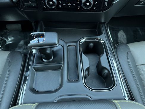 Used 2022 Chevrolet Silverado 1500 ZR2 w/ Technology Package AWD/4WD image 28