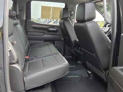 Certified 2022 Chevrolet Silverado 1500 LT Trail Boss w/ LT Trail Boss Premium Package AWD/4WD image 15