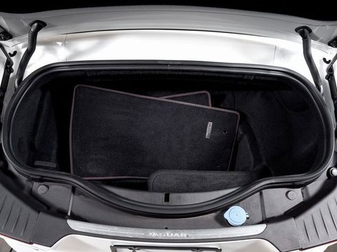 Used 2021 Jaguar F-TYPE R image 5