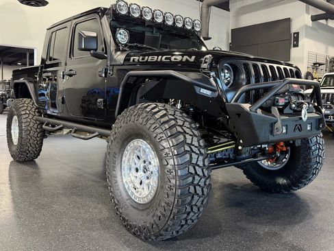 Used 2022 Jeep Gladiator Rubicon image 2