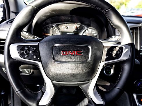 Used 2024 GMC Terrain SLT image 17