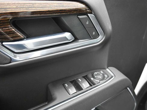 New 2025 GMC Sierra 1500 Elevation image 10
