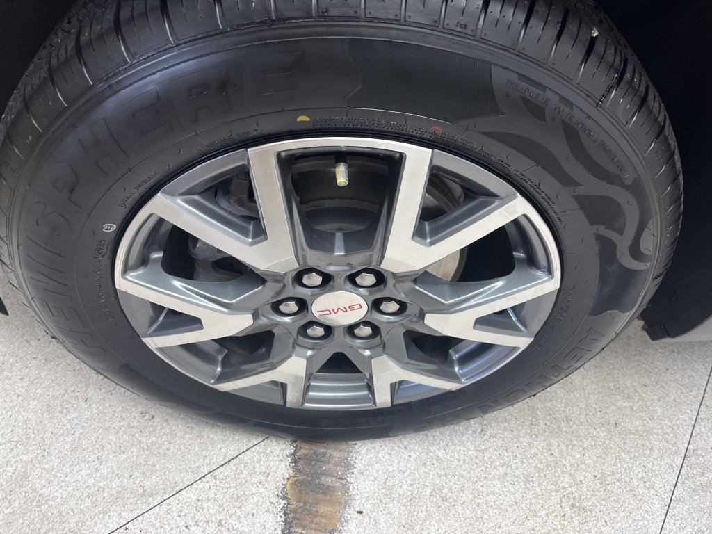 Used 2022 GMC Acadia SLT w/ Preferred Package FWD image 9