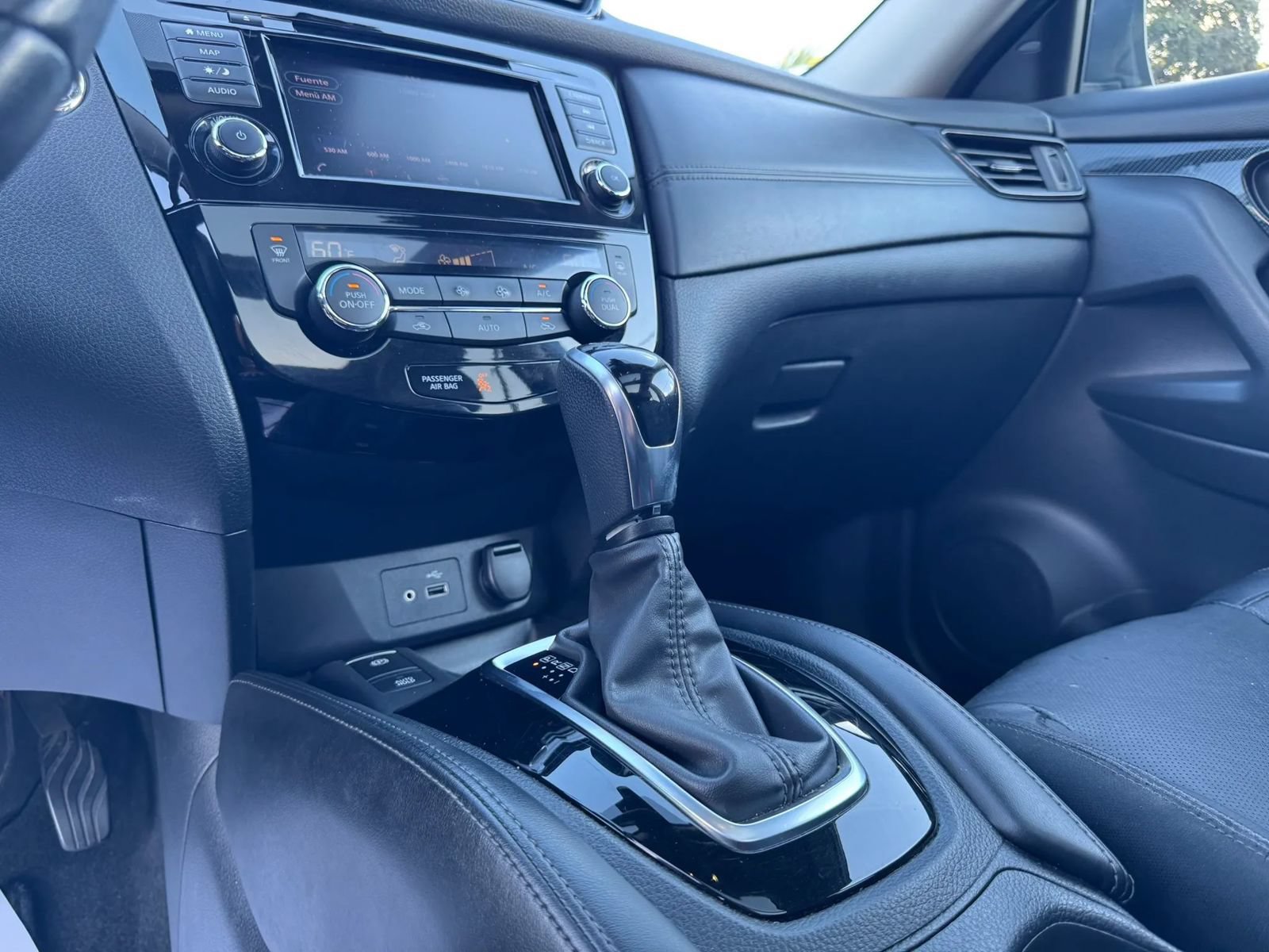 Used 2019 Nissan Rogue SL w/ Premium Package AWD/4WD image 38