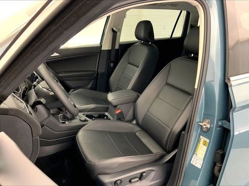 Used 2021 Volkswagen Tiguan SE w/ Panoramic Sunroof Package AWD/4WD image 5