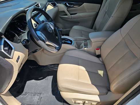 Used 2016 Nissan Rogue FWD image 24