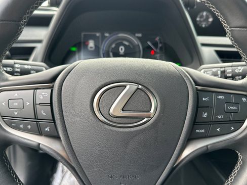 Used 2020 Lexus UX 250h w/ Premium Package image 23