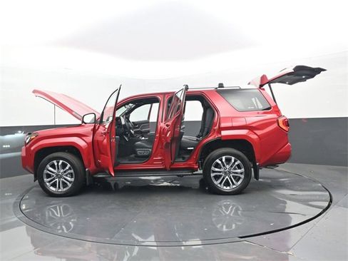 Used 2025 Toyota 4Runner Limited image 33