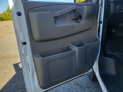 New 2025 GMC Savana 3500 w/ Power Convenience Package image 15