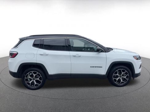 Used 2025 Jeep Compass Limited image 16