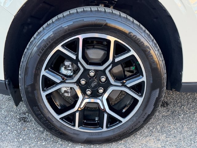 Used 2025 Ford Maverick Lariat AWD/4WD image 10