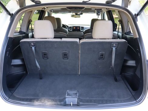 Used 2016 Honda Pilot Touring image 14